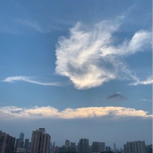 方圆10楼办公室的夕阳